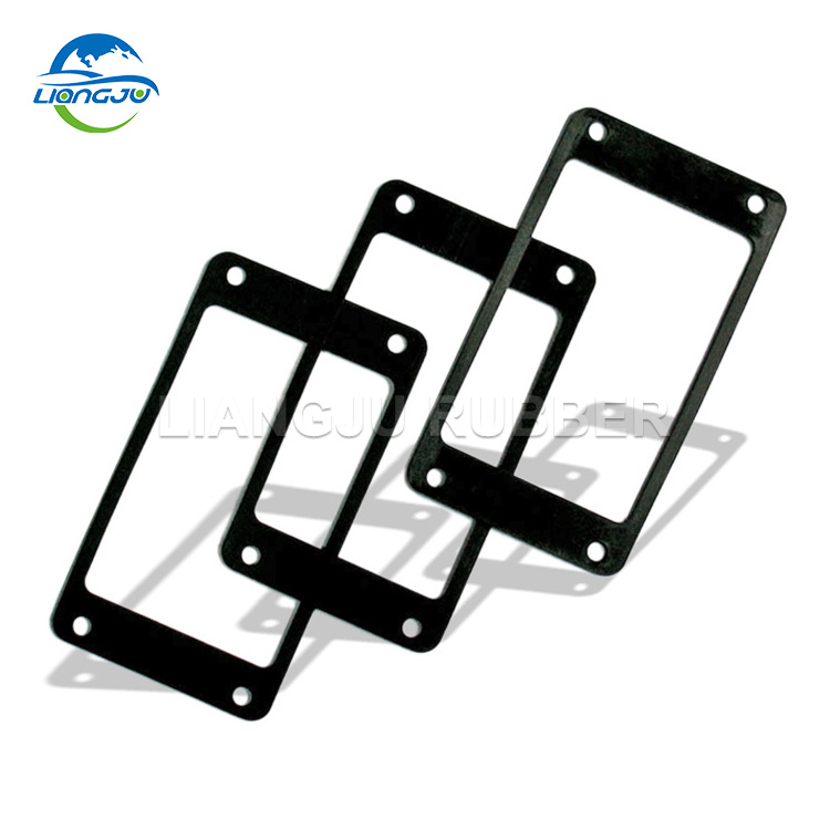 Kako lahko pri zamenjavi gumijastega tesnila na stari cevi zagotovite, da so dimenzije in specifikacije nove popolnoma združljive z originalno prirobnico?